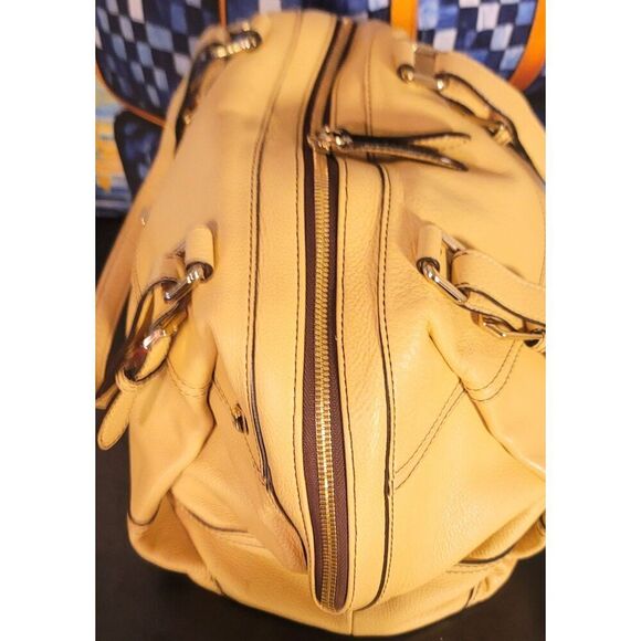 MCM - Elegant Cream Leather Handbag - Picture 3 of 8